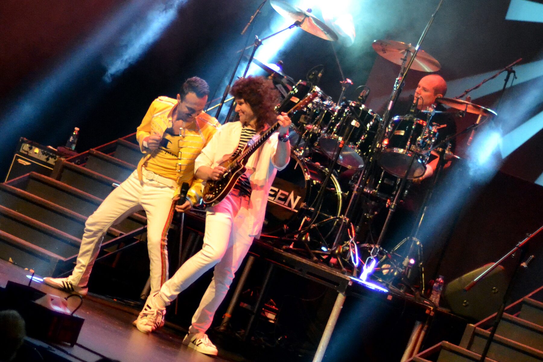 Flash lead vocalist mid-performance
